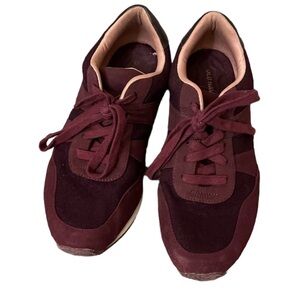 Crimson sneakers, very comfy, good gently used condition. Size 9.